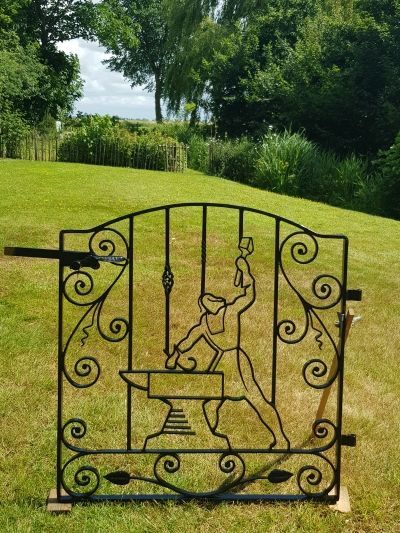 Toegangspoortje smederij